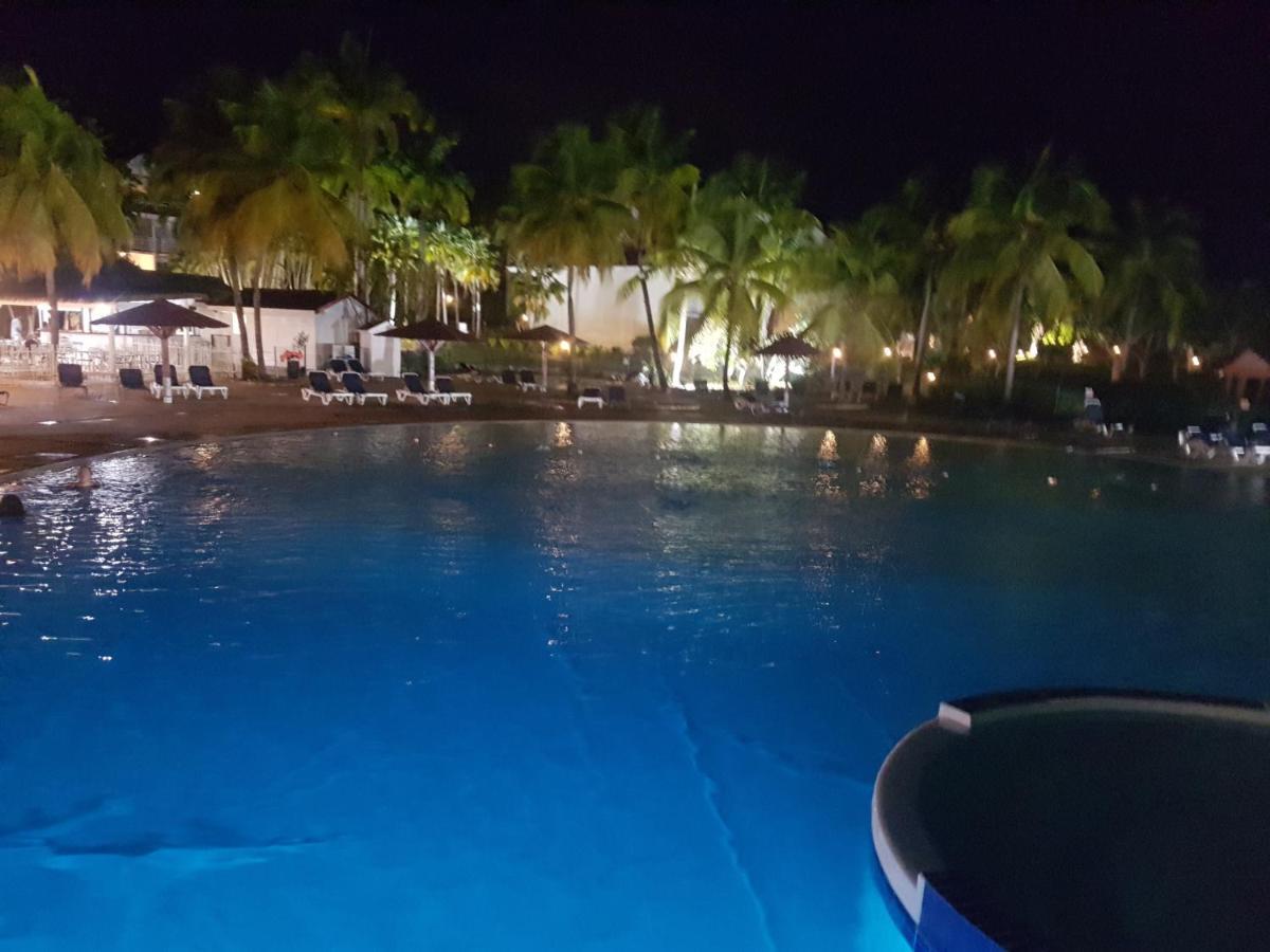 Caraibes Apparts-Resorts Sainte-Anne  Exterior foto